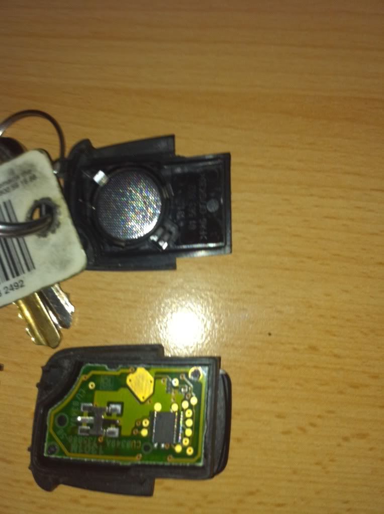 Replacing Battery In Key Fob...Help Skoda Octavia Mk I (19962004