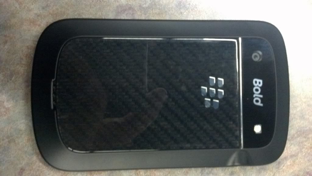 BlackBerry Bold 9930 Rear