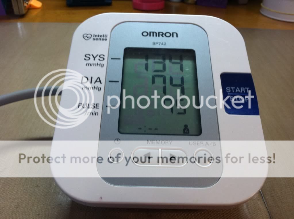 Omron Blood Pressure Monitor Automatic New Batteries; Memory; User A 